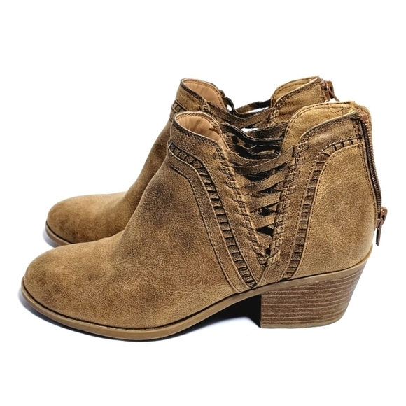 Fergalicious by Fergie |Sand Bizzy Boot  Women - Picture 3 of 7